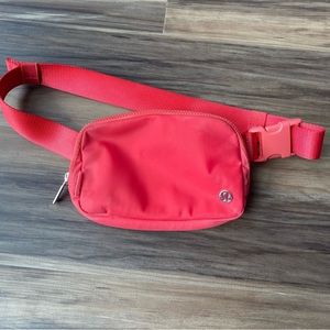 Lululemon Everywhere Belt Bag
